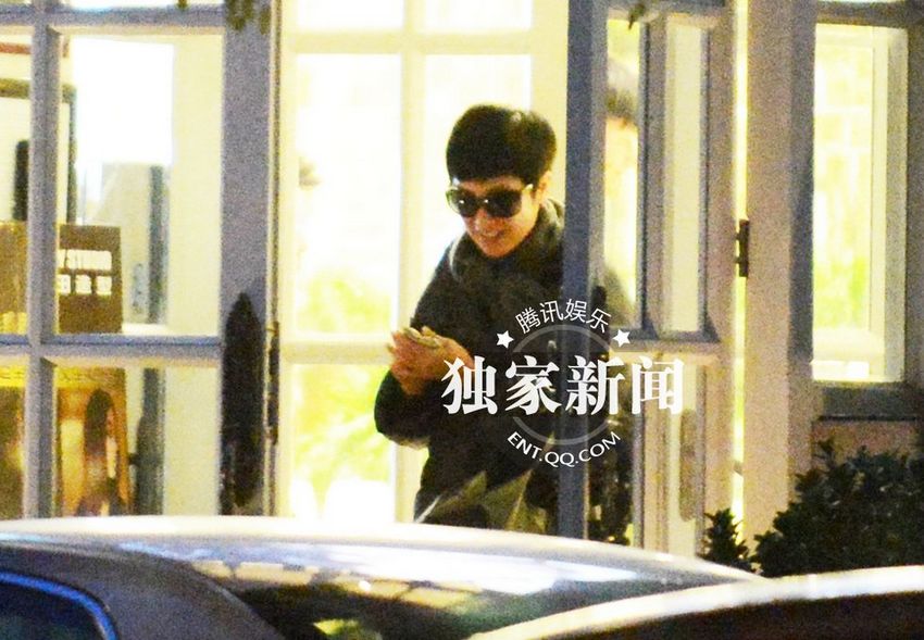 章子怡抵京撒貝寧接機 同回公寓秀恩愛