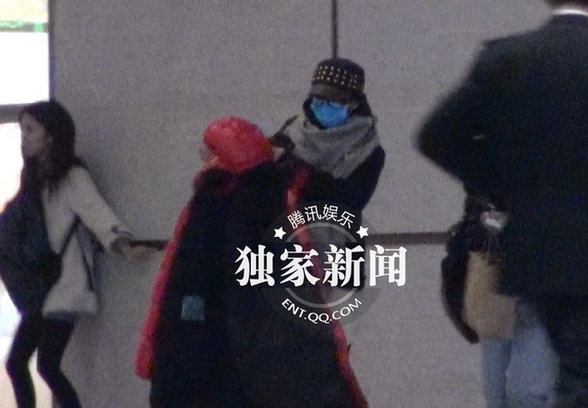 楊冪坐火車(chē)會(huì)劉愷威