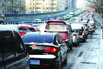 青島交警公示167處積雪路段 青島交警公示167處積雪路段