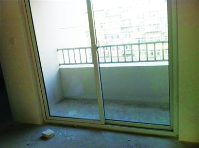 陽臺客廳打通成風(fēng) 半數(shù)推拉門送進回收站