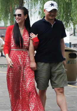 朱茵餐廳怒吼孫儷街邊發(fā)飆 揭?jiàn)蕵?lè)圈“母老虎”