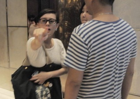 朱茵餐廳怒吼孫儷街邊發(fā)飆 揭?jiàn)蕵?lè)圈“母老虎”