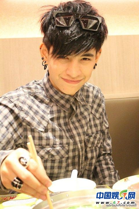 盤(pán)點(diǎn)可男可女的逆天明星 張根碩林青霞李準(zhǔn)基(圖)