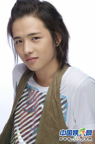 盤點可男可女的逆天明星 張根碩林青霞李準(zhǔn)基(圖)