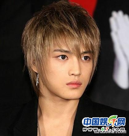 盤點可男可女的逆天明星 張根碩林青霞李準(zhǔn)基(圖)