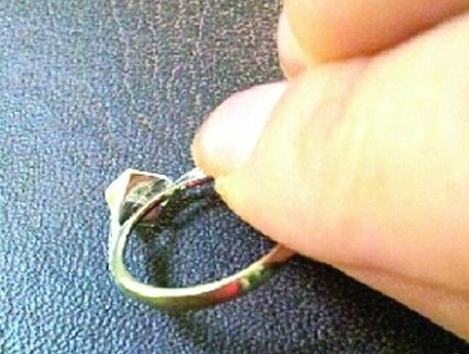 晶潤珠寶購18k金鉆戒戴20天掉色 電鍍工藝差