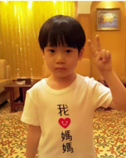 孟庭葦5歲兒子小寶弟近照。