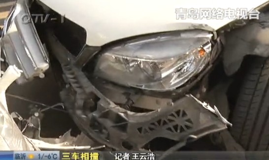 香港路三車相撞 奔馳成夾心餅干面目全非 香港路三車相撞 奔馳成夾心餅干面目全非