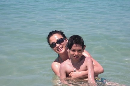 李玲玉混血兒子