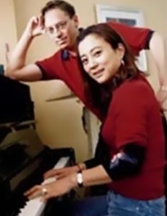 李玲玉混血兒子