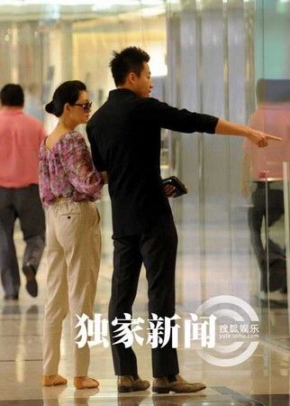 大S汪小菲情侶裝“飛躍”長城 曝婚后恩愛細節(jié)(組圖)