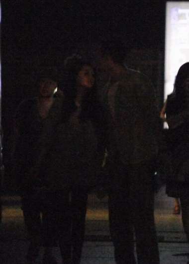 大S汪小菲情侶裝“飛躍”長城 曝婚后恩愛細節(jié)(組圖)