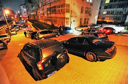 停車(chē)時(shí)，請(qǐng)給生命留條通道