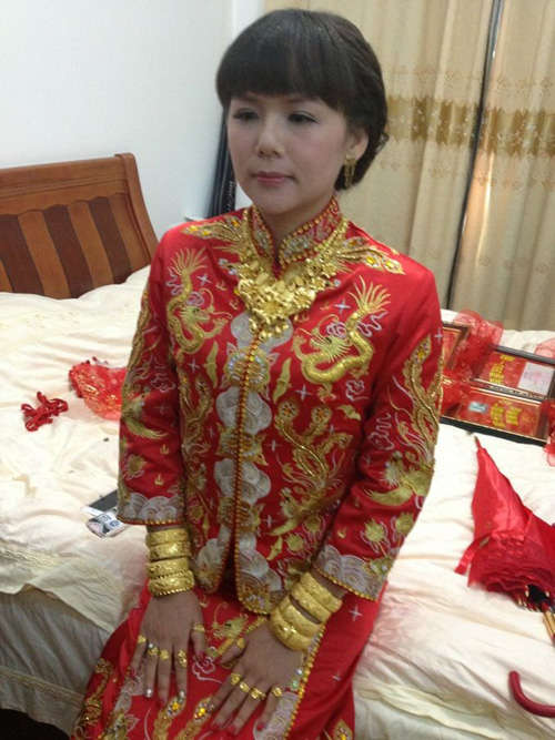 福建萬利集團(tuán)老總嫁女 嫁妝數(shù)億擺席8天(組圖)