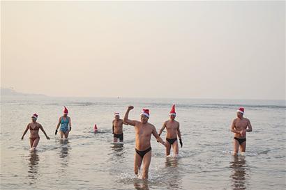 冬泳，挑戰(zhàn)冰雪激情，擁抱新年