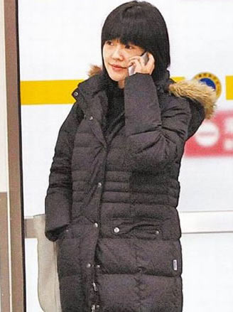 小S穿羽絨服返臺(tái)