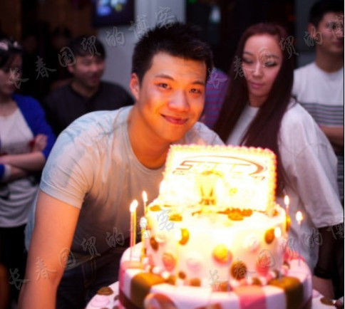 黃奕現(xiàn)任男友黃毅清