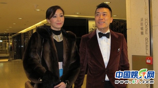 黎姿產后瘦身光彩照人 胞弟黎嬰攜女友亮相