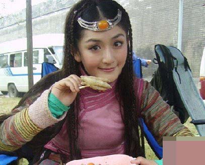 謝娜罕見大學(xué)宿舍寢室私照曝光 清純甜美判若兩人