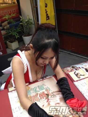 性感雞排妹成游戲代言 細(xì)數(shù)臺灣宅男女神(組圖)