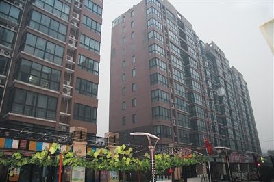 蘭亭公司開(kāi)發(fā)的蘭亭名苑的17、18號(hào)樓，“房妹”的部分房產(chǎn)就在這兩棟樓。