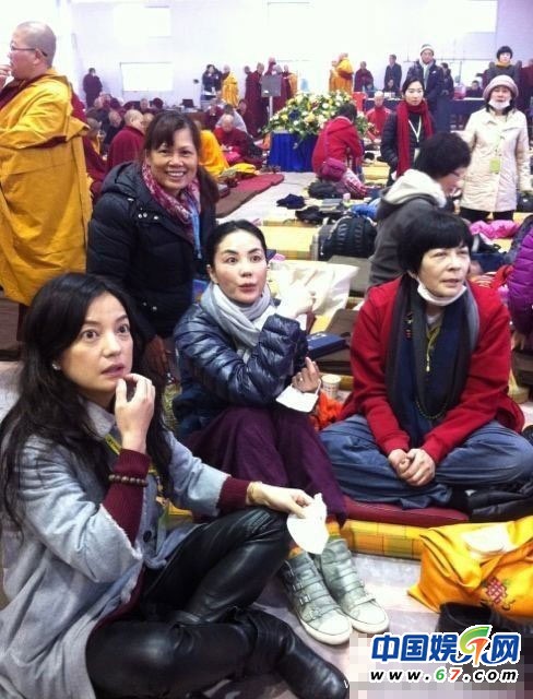 王菲與佛友聚會(huì)合影