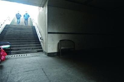 地下通道:白天懂了夜的黑 地下通道:白天懂了夜的黑