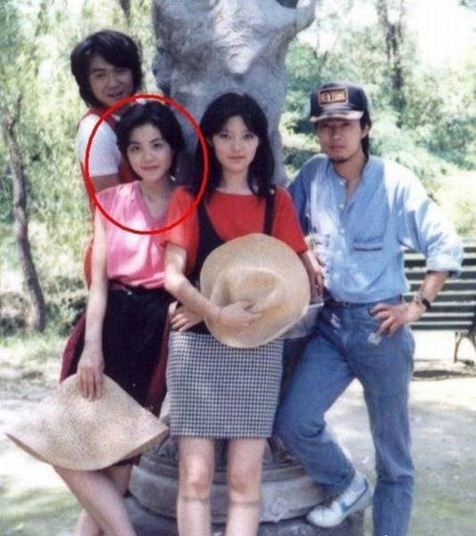 王菲16歲處女座唱片封面曝光 嬰兒肥甜美短發(fā)造型