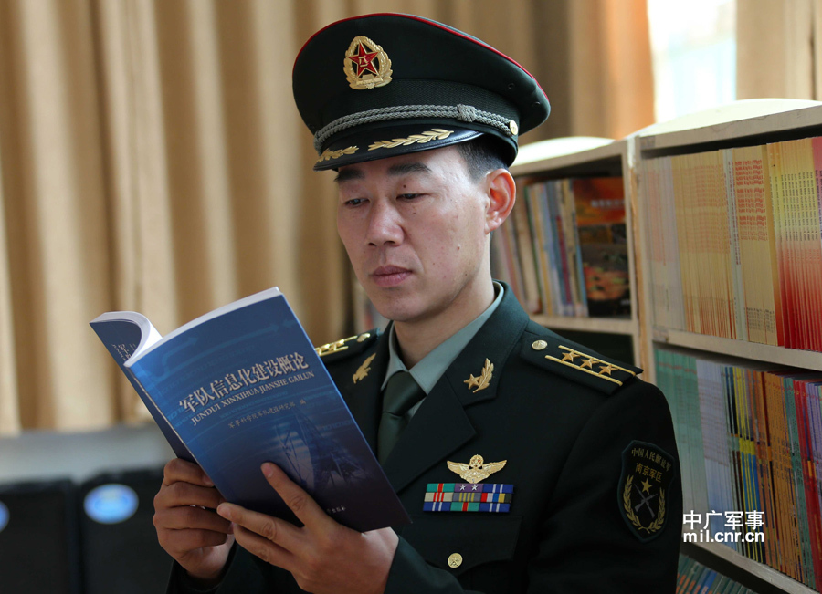 武直10直升機(jī)編隊兇猛照