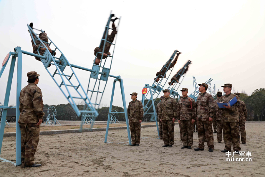 武直10直升機(jī)編隊兇猛照