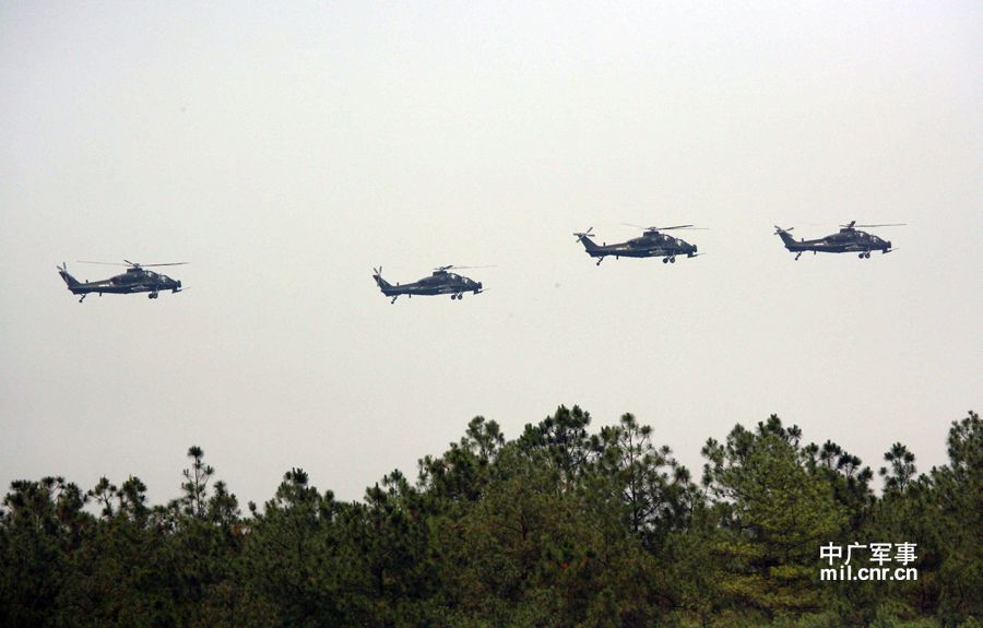 武直10直升機(jī)編隊兇猛照