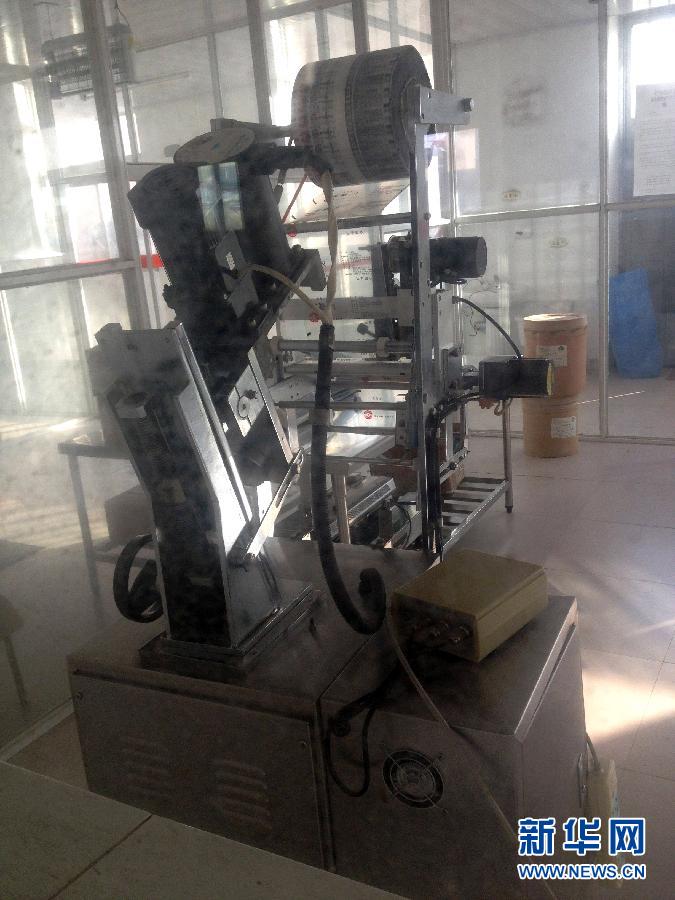 開(kāi)水變羊湯：誰(shuí)來(lái)把守安全關(guān)？——食品“變身劑”產(chǎn)銷(xiāo)鏈條追蹤 