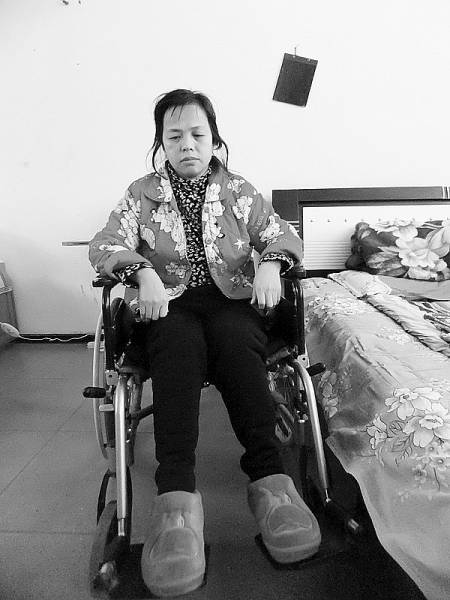 坐在輪椅上的陳慶霞。