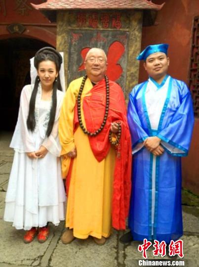 “稻草局長(zhǎng)”變“法海” 再推張家界新版江南STYLE