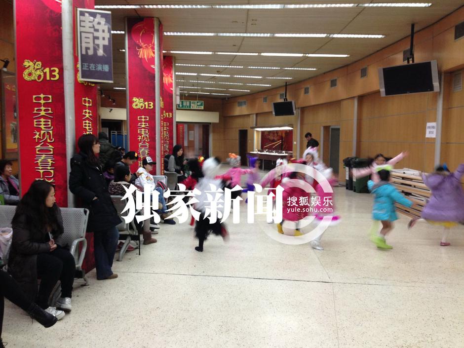 央視蛇年春晚彩排現(xiàn)場(chǎng)花絮曝光