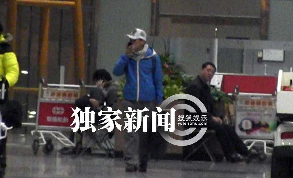 王寶強(qiáng)低調(diào)回京 愛(ài)妻開(kāi)豪車(chē)接機(jī)共返愛(ài)巢