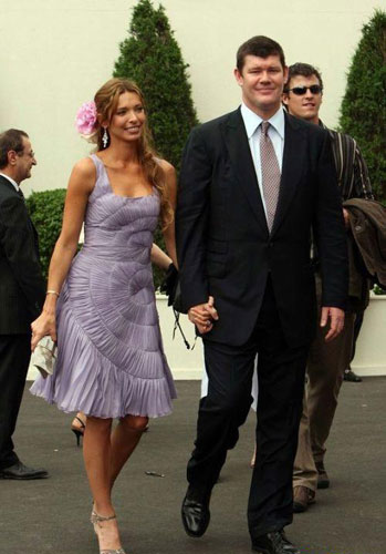 大富翁背后的狠女人 都是賢內助