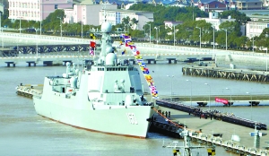 據(jù)新華社青島艦2月1日電由海軍北海艦隊(duì)3艘軍艦組成的中國(guó)海軍艦艇編隊(duì)，2月1日11時(shí)40分許按照預(yù)定計(jì)劃通過(guò)巴士海峽，進(jìn)入我國(guó)南海海域。