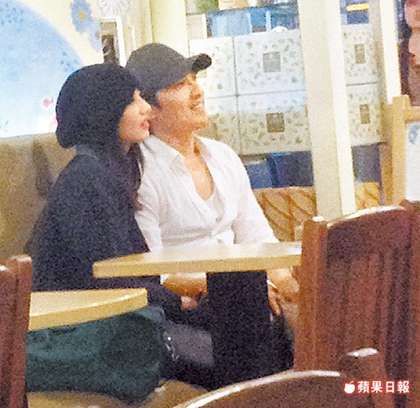 高圓圓趙又廷十指緊扣密游臺灣