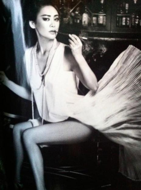 41歲寧?kù)o登男人裝 蕾絲內(nèi)衣吊帶襪大玩火辣