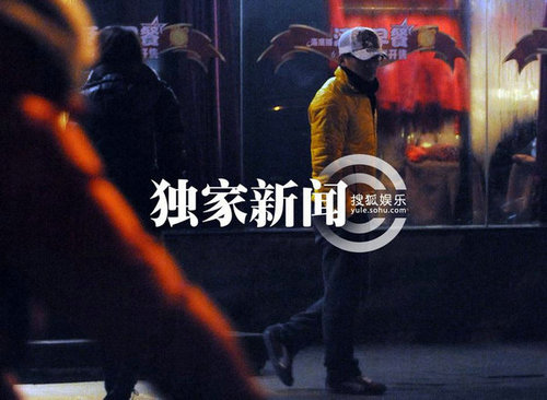 王寶強攜嬌妻吃火鍋解饞