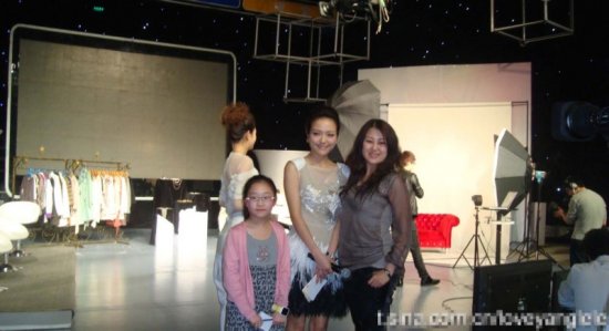 芒果臺(tái)美女主持PK 都很養(yǎng)眼啊