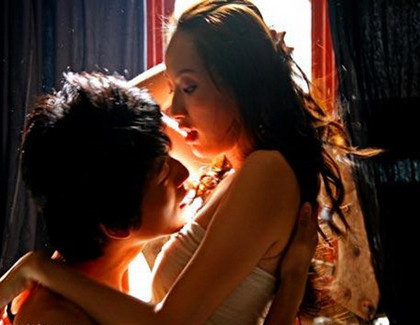 《北京青年》女星整容換臉照 網(wǎng)友：迎風(fēng)流淚！