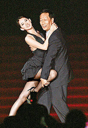 林志玲八段坎坷戀情：屢遭富豪甩 愛(ài)玩姐弟戀(圖)