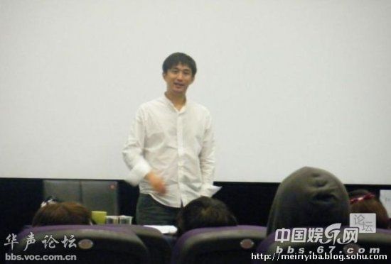 明星當(dāng)老師的課堂照 誰最有范兒