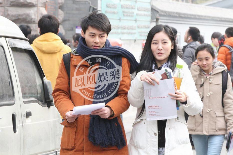 2013藝考外場(chǎng)曝光 考生相貌如“重慶選美”翻版湯唯吸睛