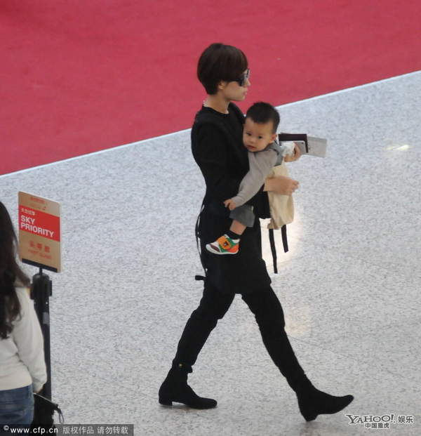 孫儷獨(dú)自攜子出游 婚后生活揭秘