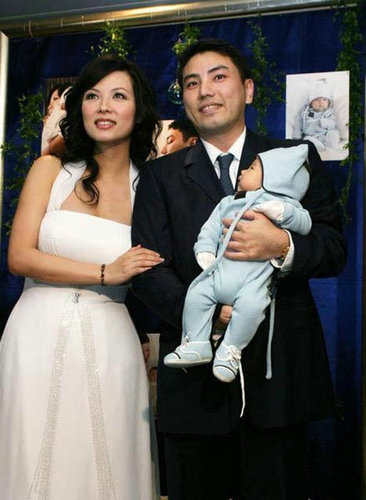 揭秘臺(tái)灣藝人的生存實(shí)況：被潛、被虐、被賣(mài)肉！