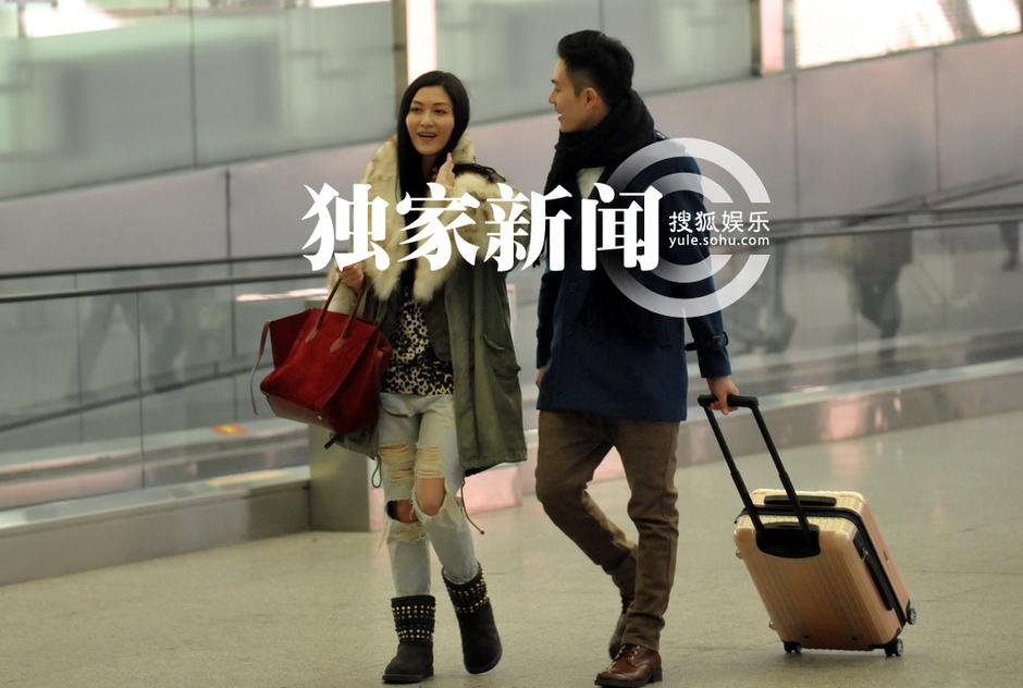 李彩樺富二代男友曝光 機(jī)場相擁