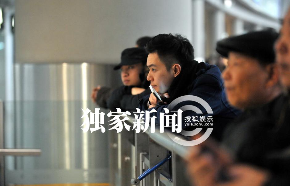 李彩樺富二代男友曝光 機場相擁